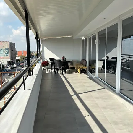 Apartman η βεράντα